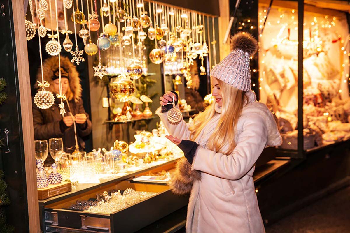 Be sure to buy some of the gorgeous decorations on display at Vienna's Christmas Market | Photo by Vienna Urban Adventures